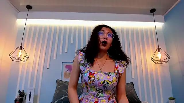 SweetStarr_ from StripChat is Freechat