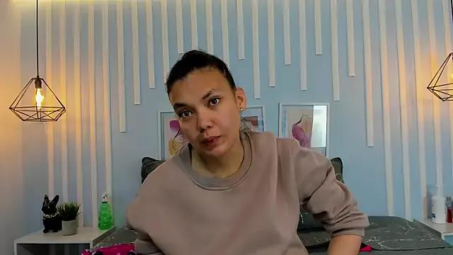 Explore our live girls sluts from our Custom and Multi clubs and checkout exclusive access to highly interactive content, such as shape, hair, titties, pussy type and many more.