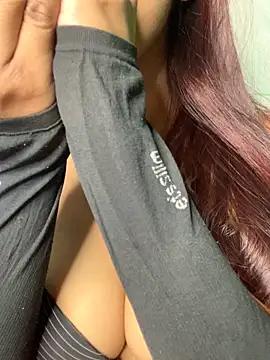 Sweety_008 from StripChat