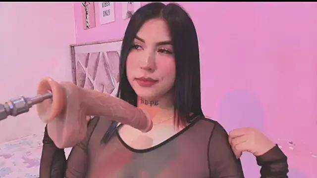 Explore our live girls sluts from our Custom and Multi clubs and checkout exclusive access to highly interactive content, such as shape, hair, titties, pussy type and many more.