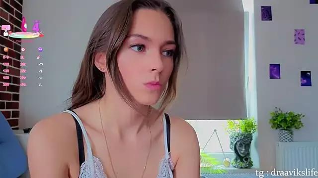 SynnoveBaber from StripChat