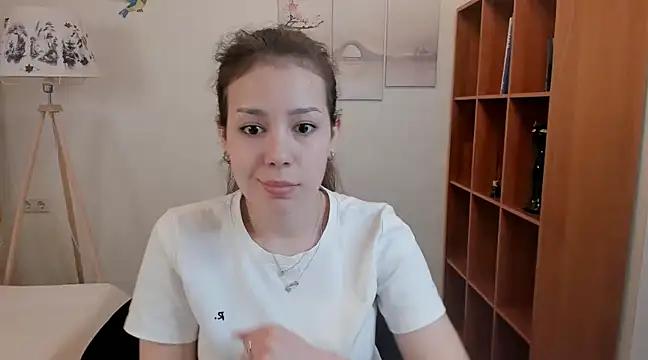 SynnoveChill from StripChat