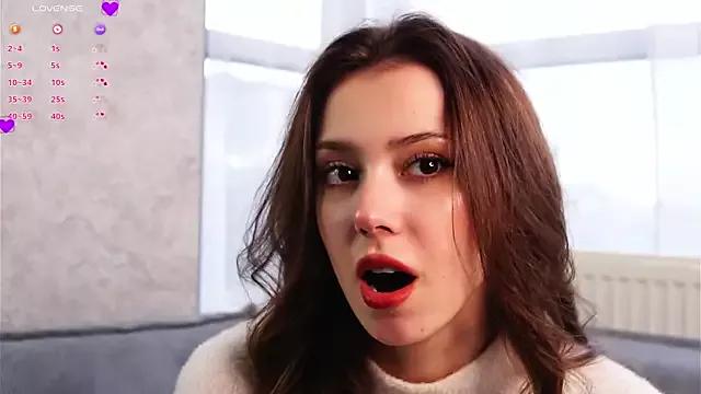 TaiteBrow from StripChat