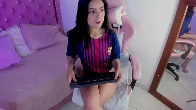 Explore our live girls sluts from our Custom and Multi clubs and checkout exclusive access to highly interactive content, such as shape, hair, titties, pussy type and many more.