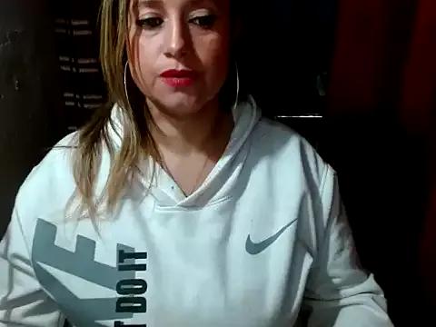 Explore our live girls sluts from our Custom and Multi clubs and checkout exclusive access to highly interactive content, such as shape, hair, titties, pussy type and many more.