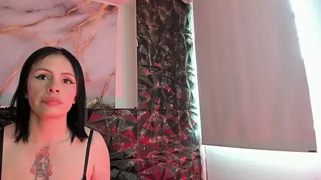 Explore our live girls sluts from our Custom and Multi clubs and checkout exclusive access to highly interactive content, such as shape, hair, titties, pussy type and many more.
