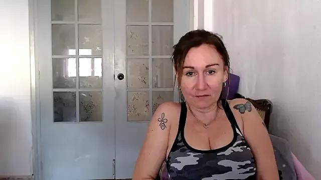 Explore our live girls sluts from our Custom and Multi clubs and checkout exclusive access to highly interactive content, such as shape, hair, titties, pussy type and many more.