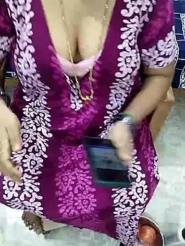 Tamil_Meena from StripChat is Freechat