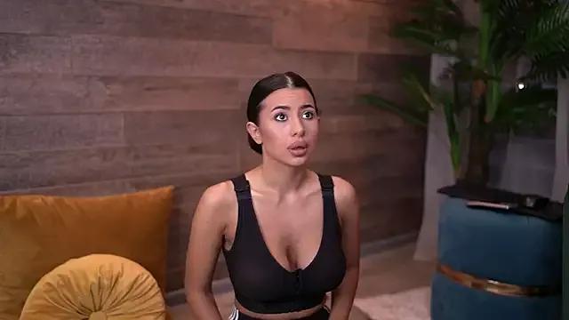 TanyaVonDe from StripChat is Freechat
