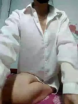 tara_0000 from StripChat