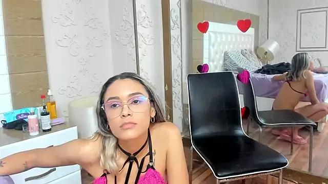 TaraaHot from StripChat