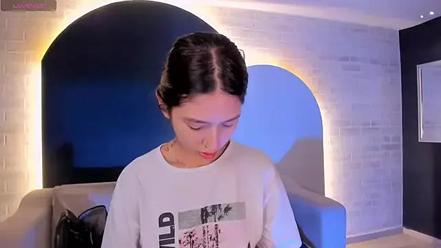 TaraLawrence from StripChat
