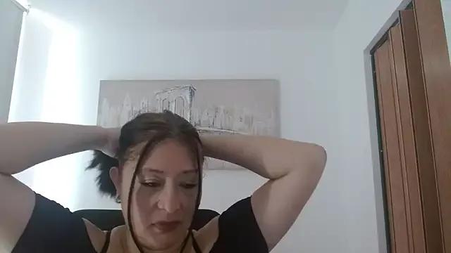 Explore our live girls sluts from our Custom and Multi clubs and checkout exclusive access to highly interactive content, such as shape, hair, titties, pussy type and many more.