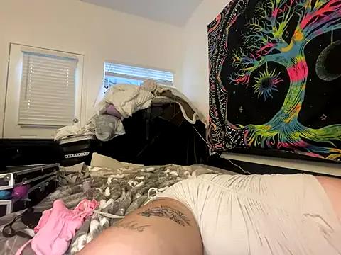 tatted-bitty from StripChat