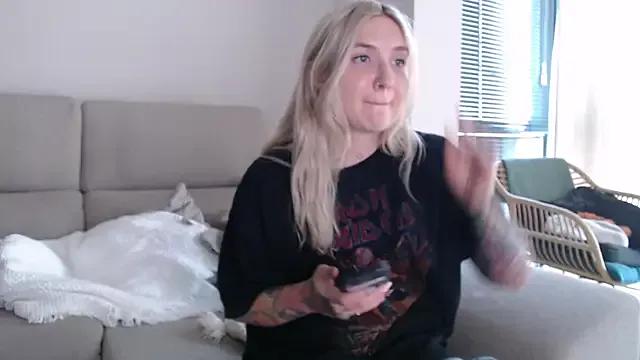 tattoobbgirl from StripChat