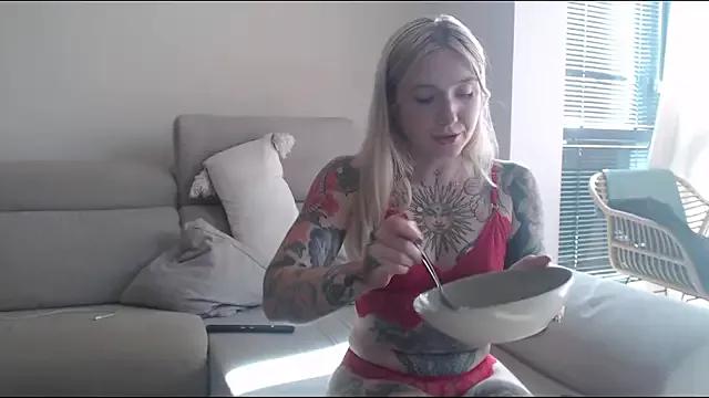 tattoobbgirl from StripChat
