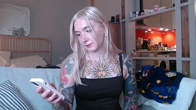 tattoobbgirl from StripChat
