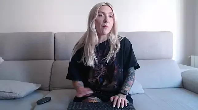 tattoobbgirl from StripChat is Freechat
