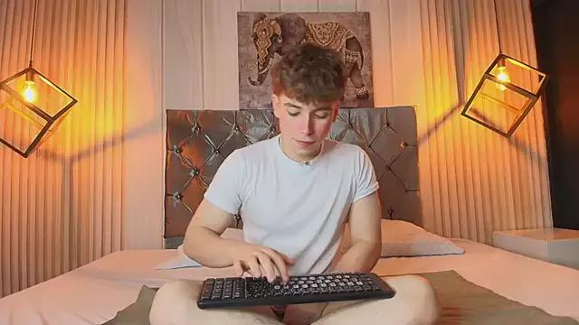 TaylerWhite webcams show profile image 