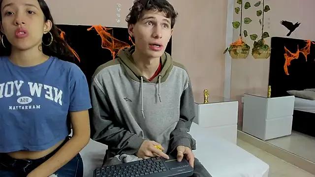 Explore our live girls sluts from our Custom and Multi clubs and checkout exclusive access to highly interactive content, such as shape, hair, titties, pussy type and many more.