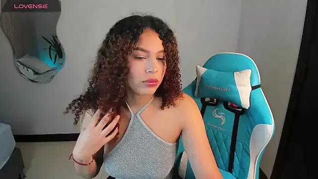 Explore our live girls sluts from our Custom and Multi clubs and checkout exclusive access to highly interactive content, such as shape, hair, titties, pussy type and many more.