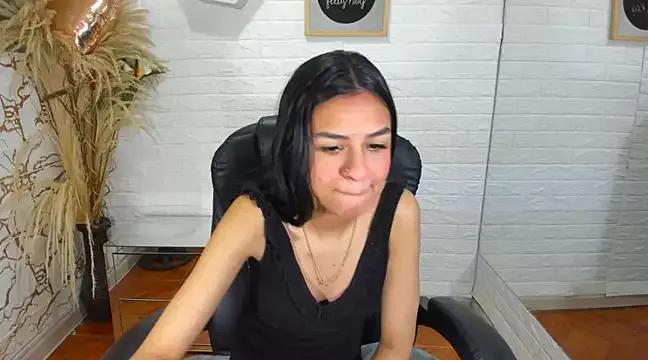 Explore our live girls sluts from our Custom and Multi clubs and checkout exclusive access to highly interactive content, such as shape, hair, titties, pussy type and many more.