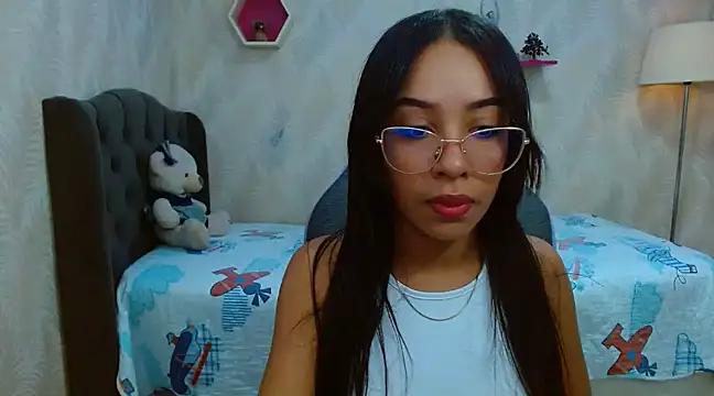 Explore our live girls sluts from our Custom and Multi clubs and checkout exclusive access to highly interactive content, such as shape, hair, titties, pussy type and many more.