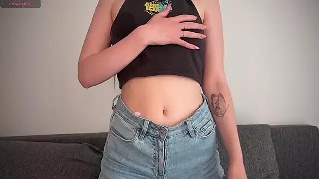 Explore our live girls sluts from our Custom and Multi clubs and checkout exclusive access to highly interactive content, such as shape, hair, titties, pussy type and many more.
