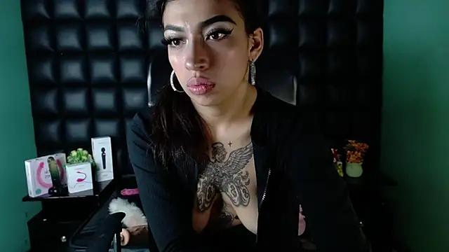Explore our live girls sluts from our Custom and Multi clubs and checkout exclusive access to highly interactive content, such as shape, hair, titties, pussy type and many more.