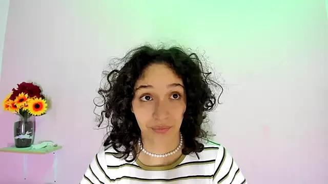 Explore our live girls sluts from our Custom and Multi clubs and checkout exclusive access to highly interactive content, such as shape, hair, titties, pussy type and many more.