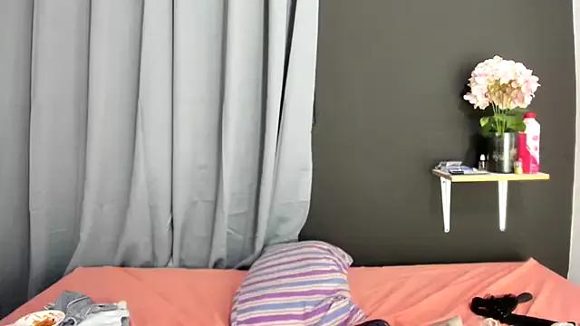 TeensNews18 from StripChat is Freechat