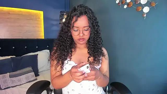 Explore our live girls sluts from our Custom and Multi clubs and checkout exclusive access to highly interactive content, such as shape, hair, titties, pussy type and many more.