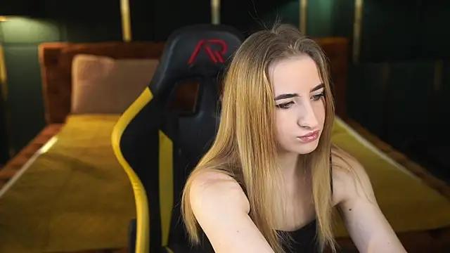 Tess_LovelyWest from StripChat