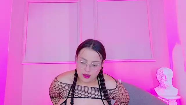 tessa_bunny from StripChat is Freechat