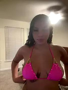 thatonelightskinn from StripChat