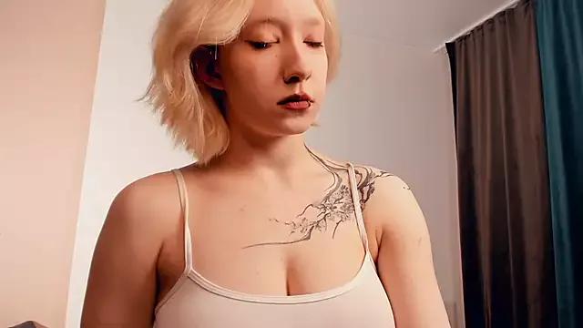 TheaHickory from StripChat is Freechat