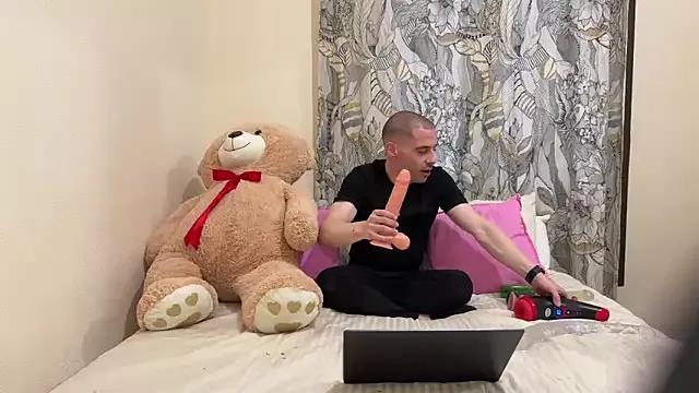 thelittlehercules from StripChat is Freechat