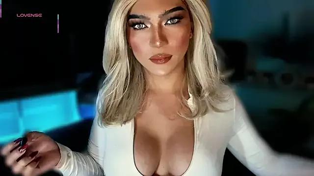 TheTSwomanofyourdesire_ from StripChat is Freechat