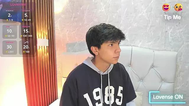 Thiago_Kozak on StripChat