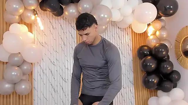thomas_walker0 from StripChat is Freechat