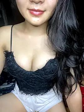 Thu-xinh003 from StripChat is Freechat