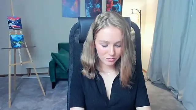TienKnous webcams show profile image 