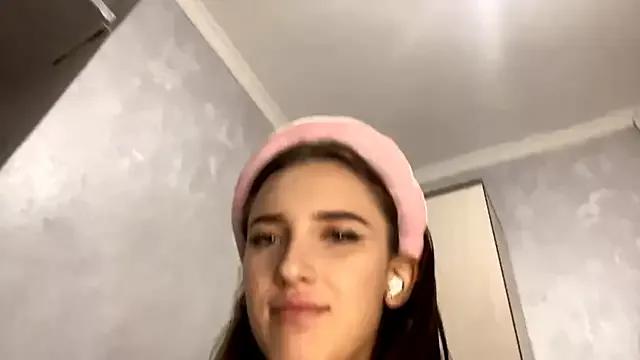 TifanyRawi webcams show profile image 