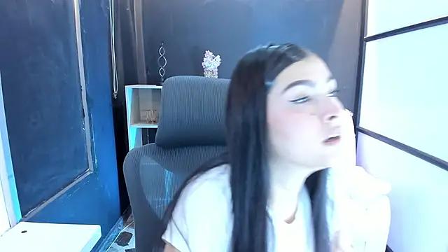 Explore our live girls sluts from our Custom and Multi clubs and checkout exclusive access to highly interactive content, such as shape, hair, titties, pussy type and many more.