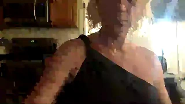 TiffaneyLove from StripChat