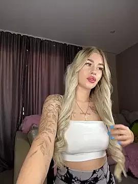 Tiffany_Kissss from StripChat
