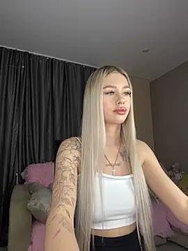Tiffany_Kissss from StripChat