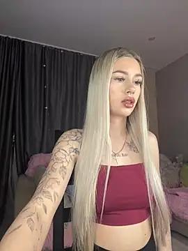 Tiffany_Kissss from StripChat