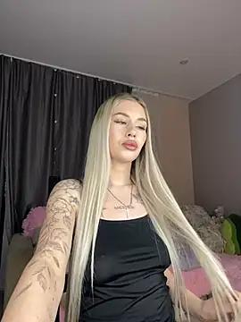 Tiffany_Kissss from StripChat