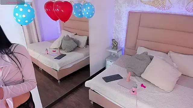 tiffany_wine from StripChat